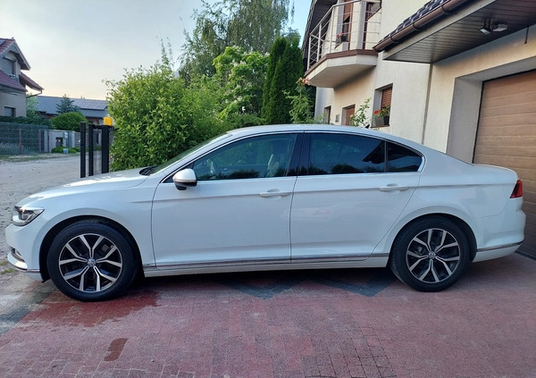 Volkswagen Passat cena 82999 przebieg: 125000, rok produkcji 2016 z Leszno małe 154